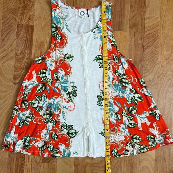 Anthropologie Akemi + Kin Orange Tank Top with Floral Design and Sleeveless Cut - Picture 4 of 6